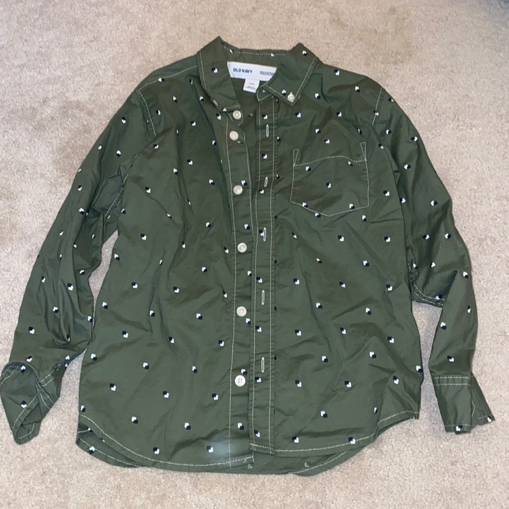 Boys Old Navy Buttom Up Shirt Size Medium (8)